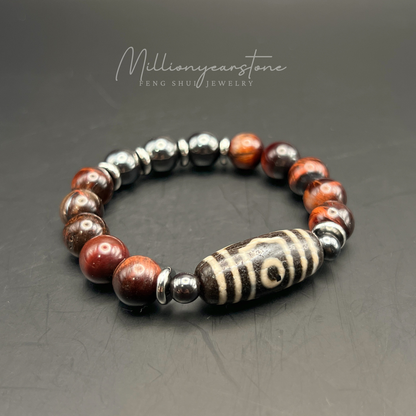 Tibetan Feng shui bracelet - Red Tiger's eye 10mm with Three Eye Dzi charm